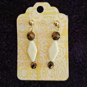 Elegant Gold and Cream Earrings